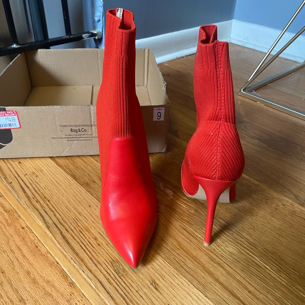 Red Pumps - Picture 5 of 7